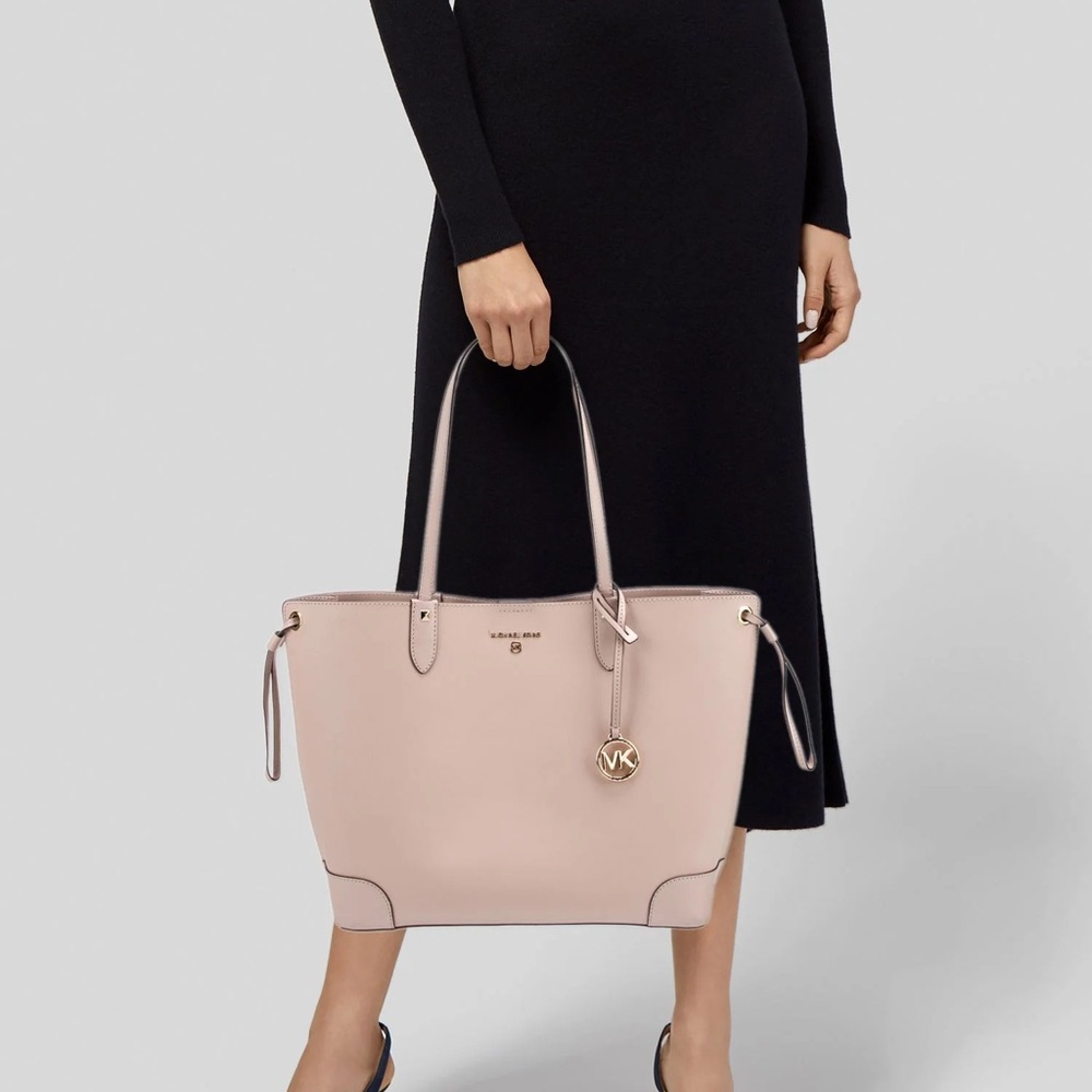 Brand Michael Kors
Edith Large Saffiano Leather Tote Bag - Picture 4 of 14